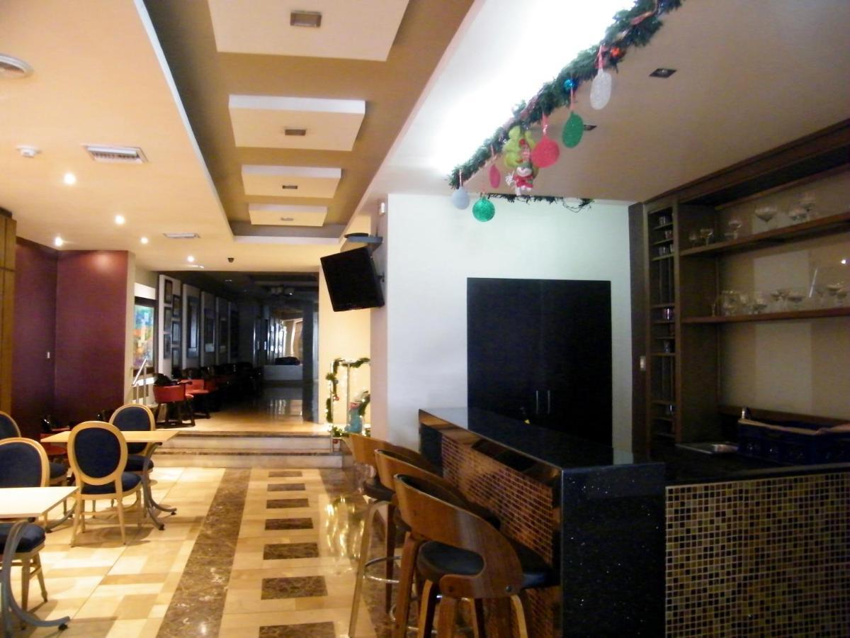 Hotel Ramada Guayaquil Exterior photo