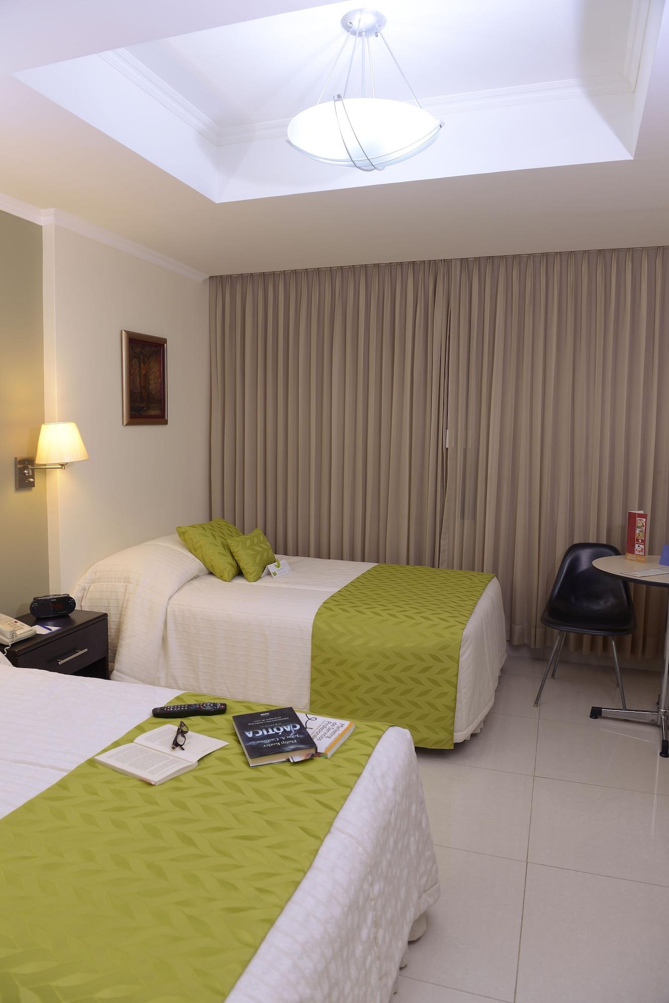 Hotel Ramada Guayaquil Exterior photo