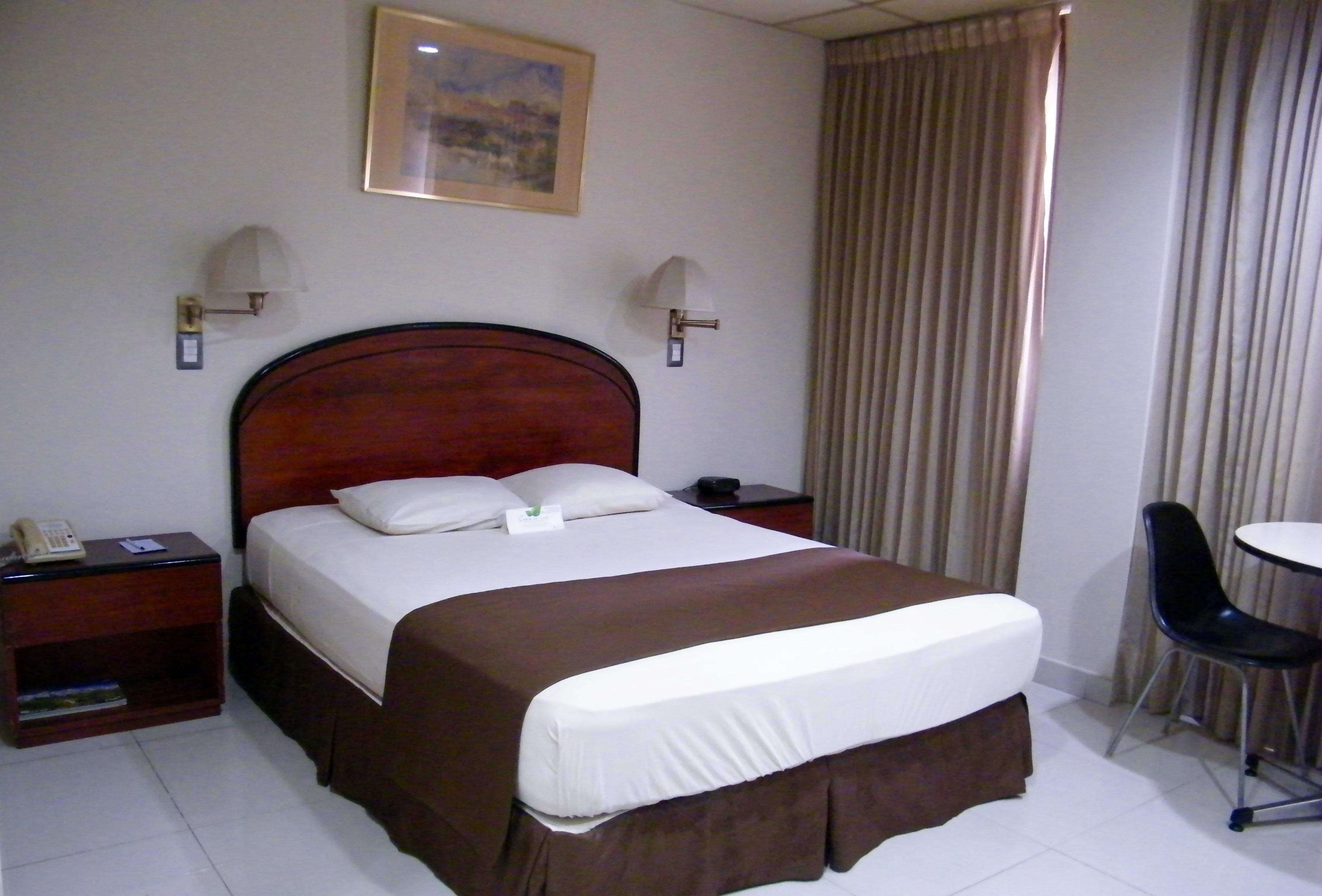 Hotel Ramada Guayaquil Exterior photo