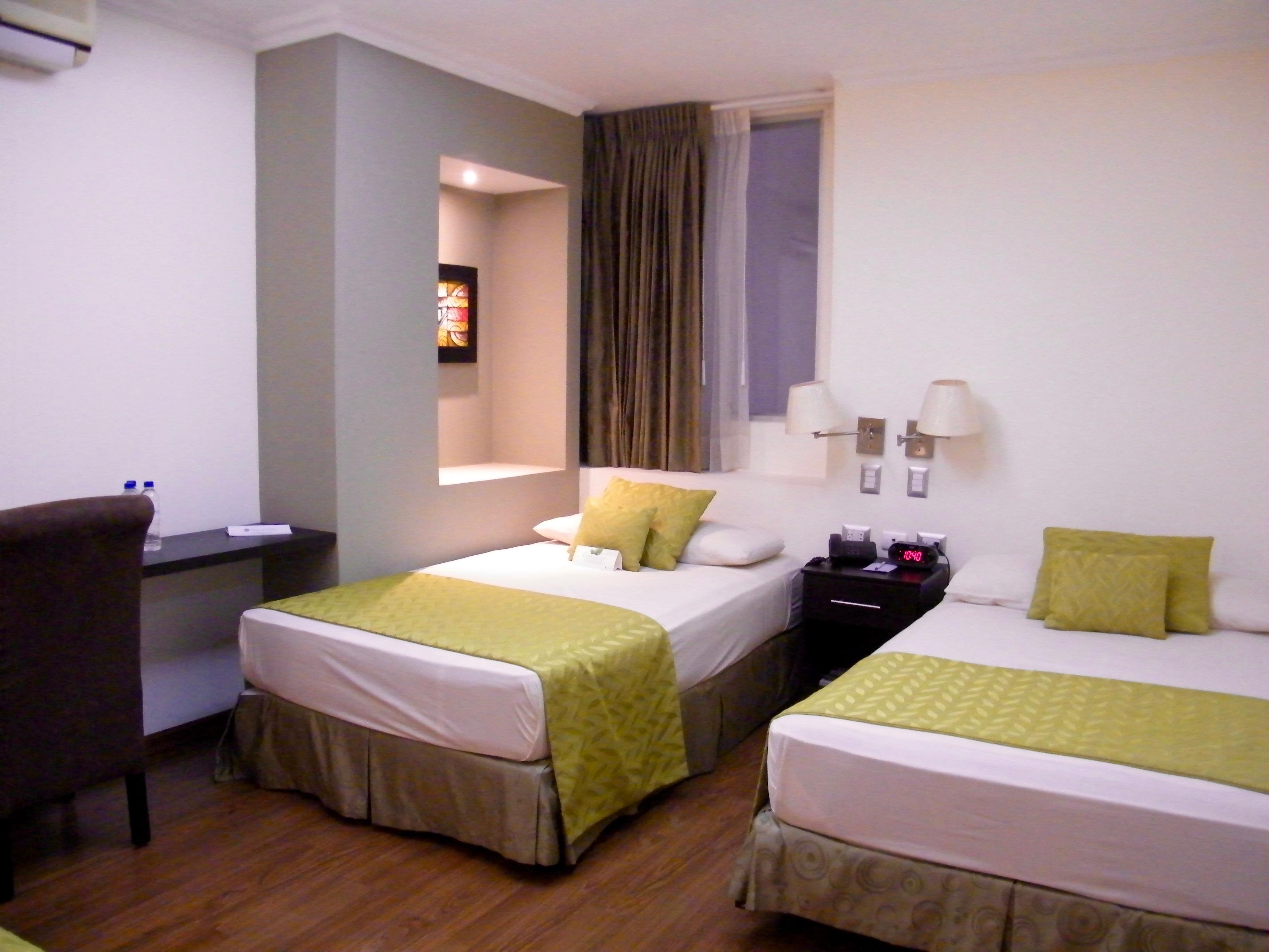 Hotel Ramada Guayaquil Exterior photo