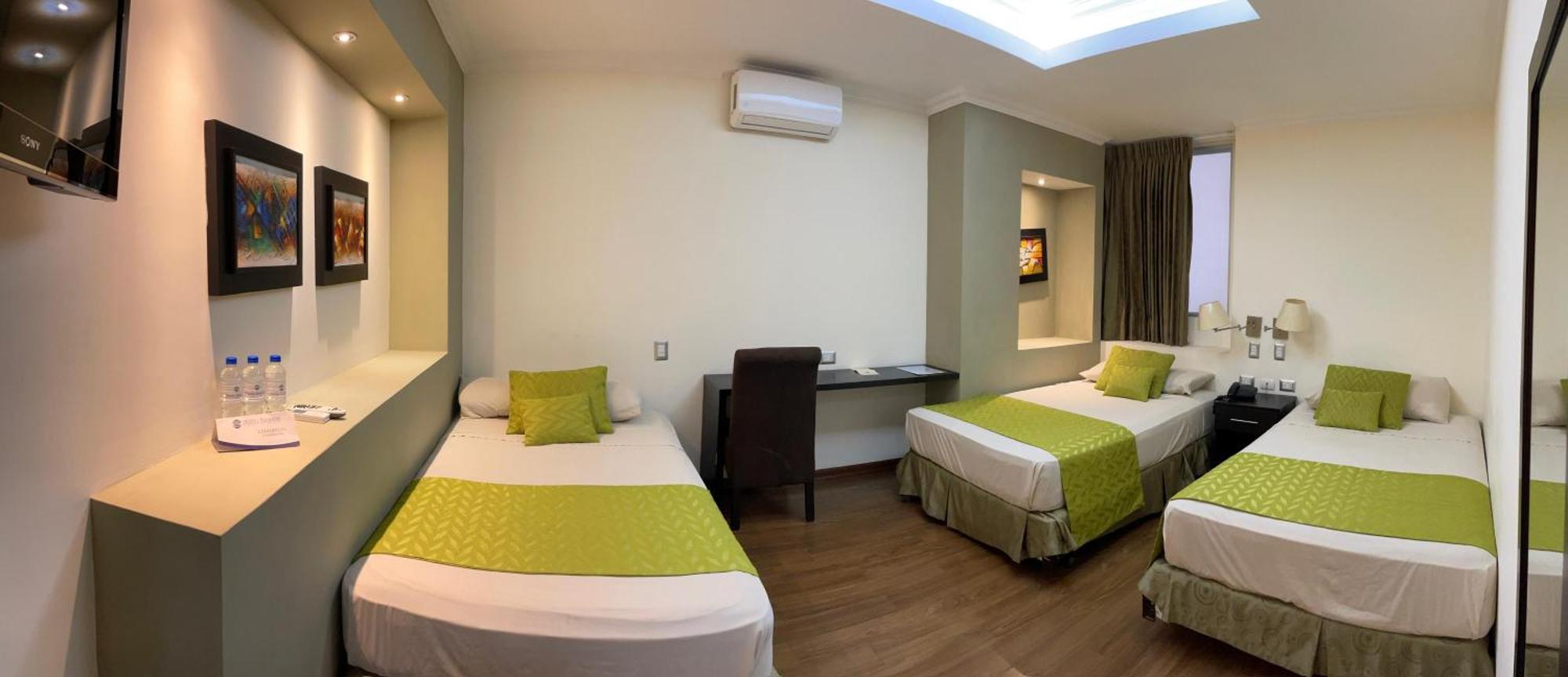 Hotel Ramada Guayaquil Exterior photo