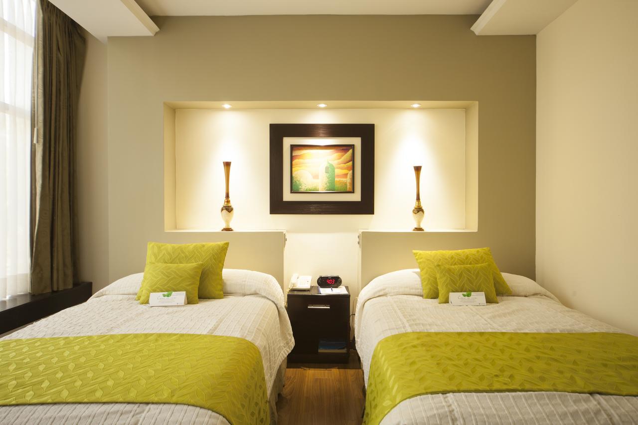 Hotel Ramada Guayaquil Exterior photo